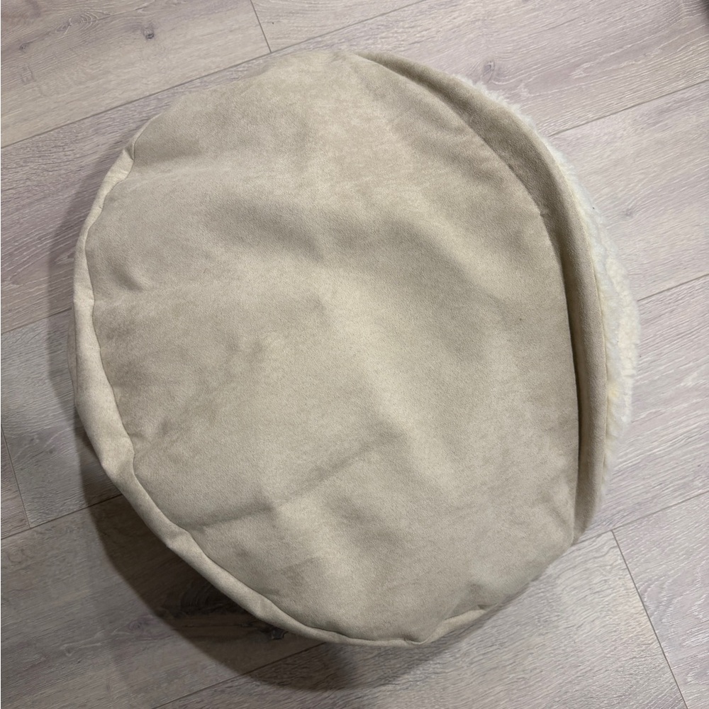 Pottery Barn Tan and Cream Dog Clam Shell Bed - Picture 5 of 5